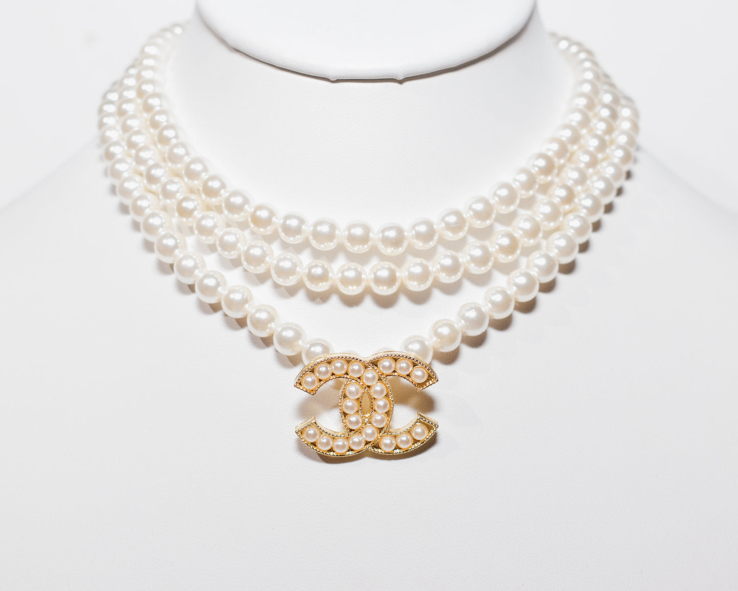 Parisian Chic Layered Pearl Necklace