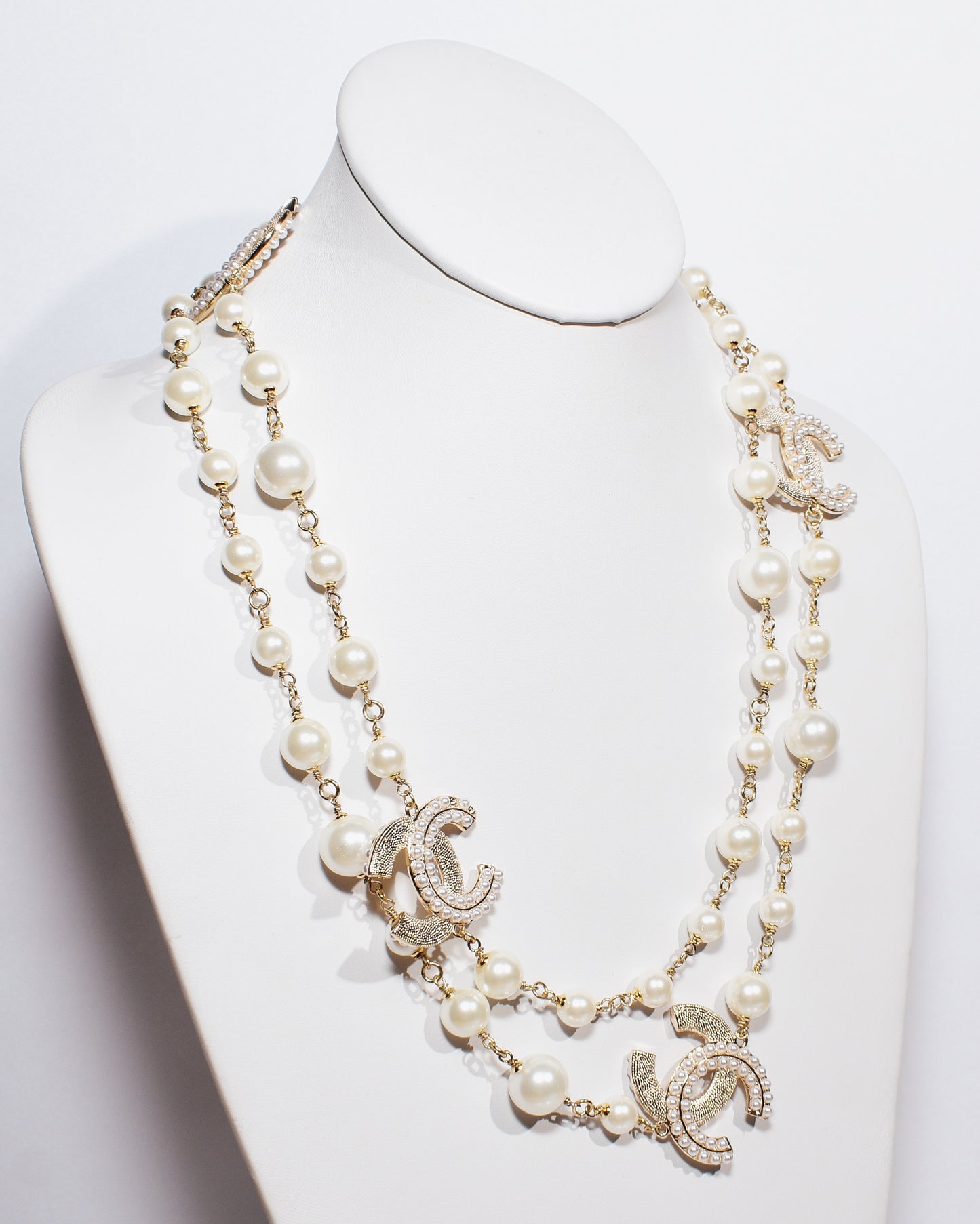Parisian Chic Long Pearl Necklace