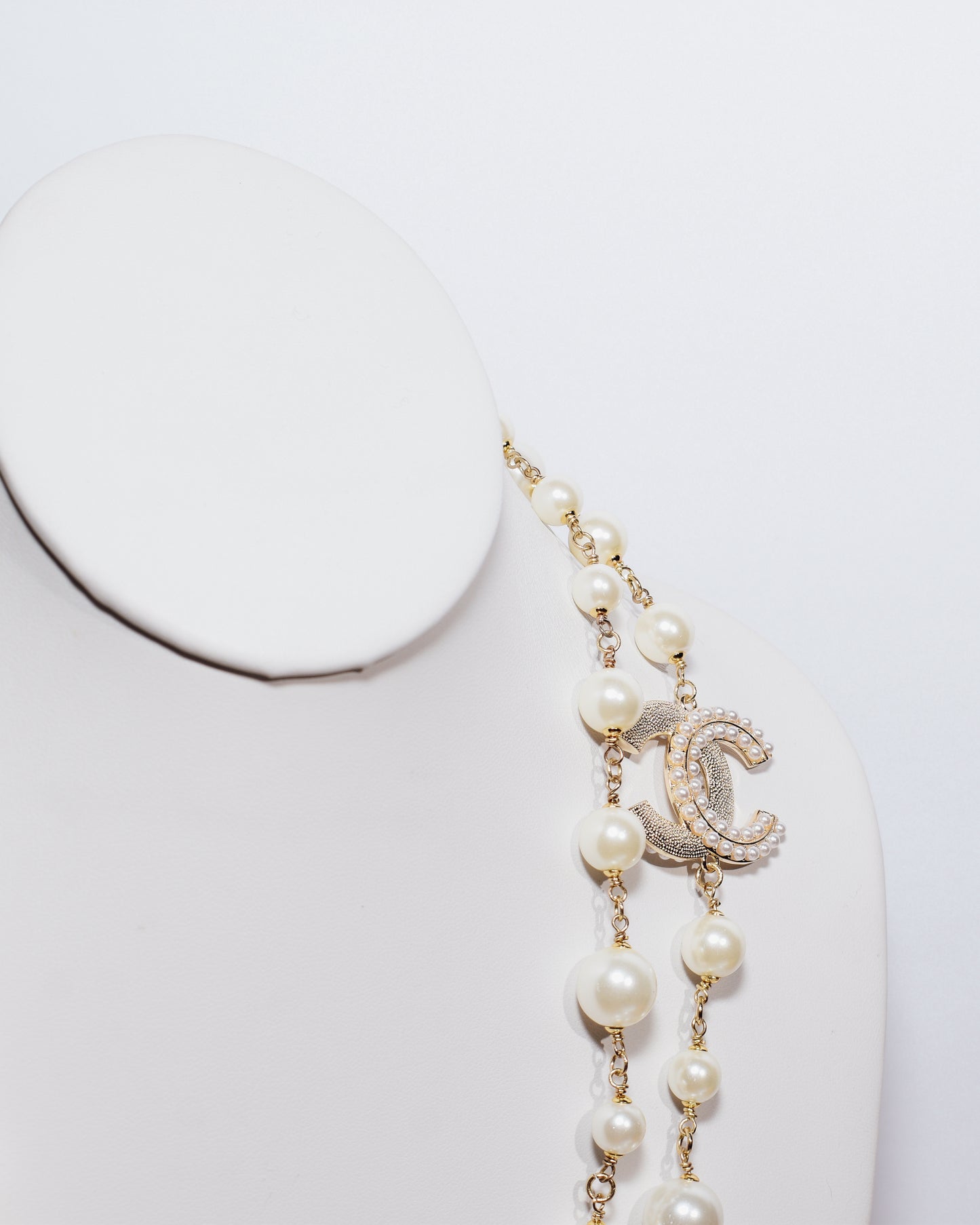 Parisian Chic Long Pearl Necklace