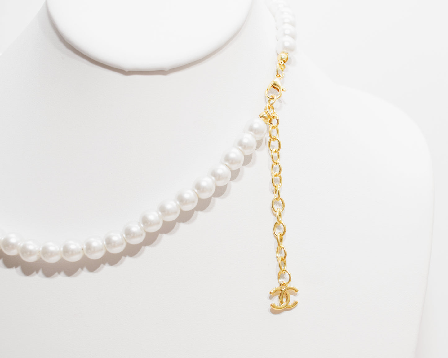 Parisian Chic Vintage Pearl Necklace