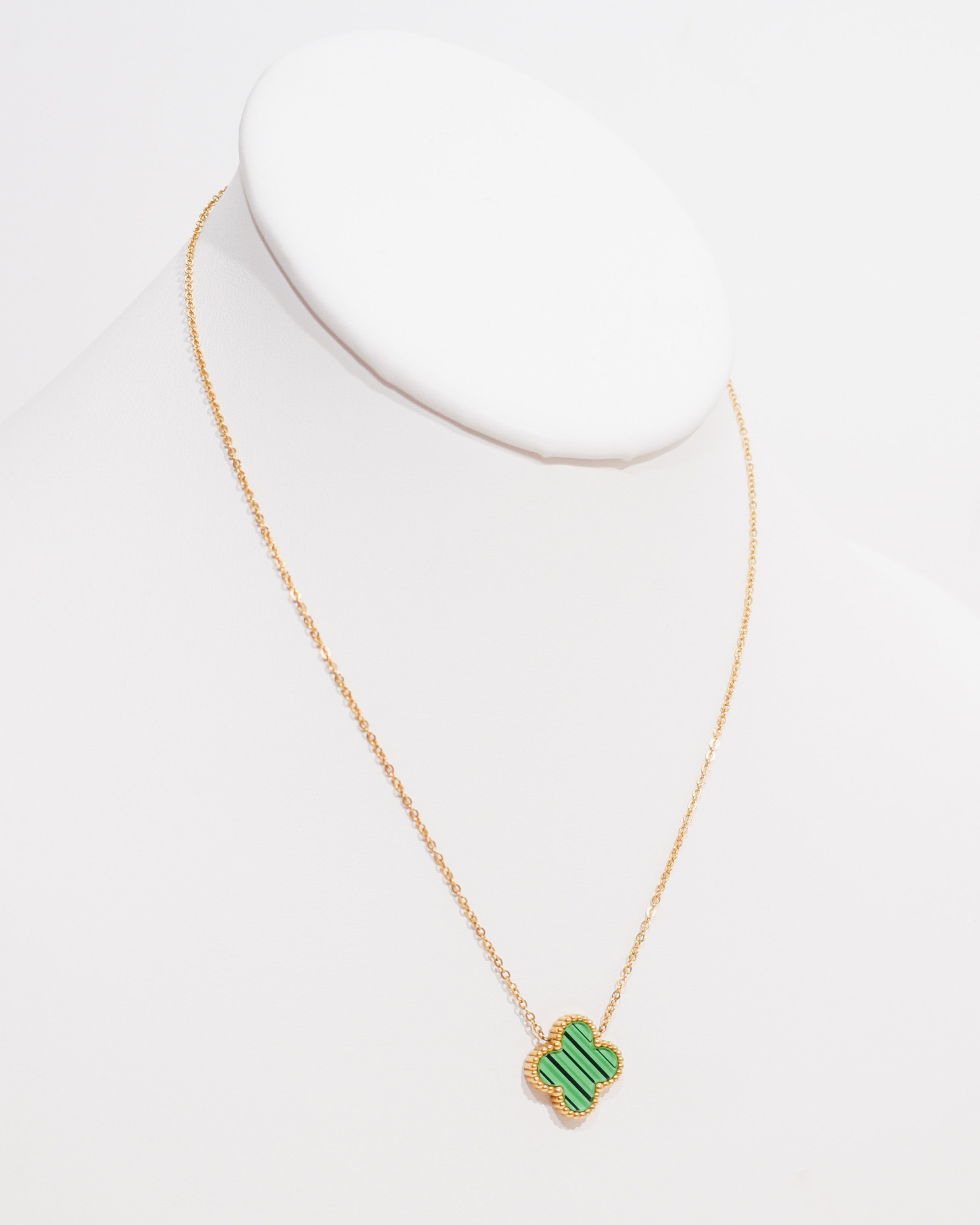 Van Cleef and Arpels Vintage Alhambra 20 Malachite Gold and Diamonds  Necklace For Sale at 1stDibs | van cleef malachite necklace, van cleef  alhambra sunny isles, precious gold alhambra