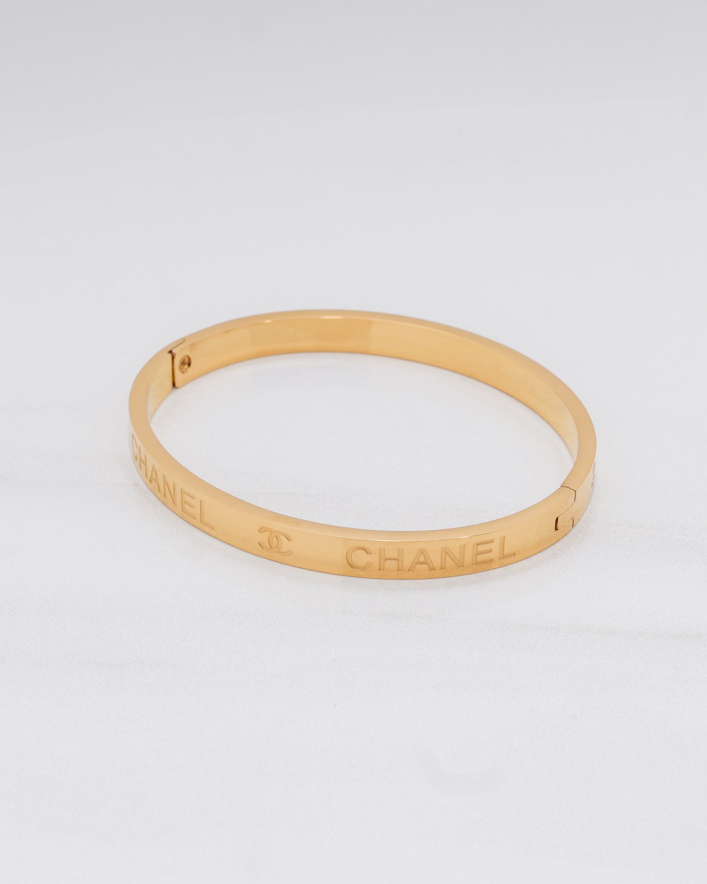 Parisian Chic Classic Bangle