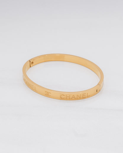 Parisian Chic Classic Bangle